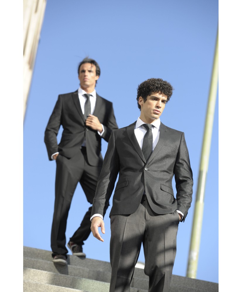 Trajes negro en La trajeria